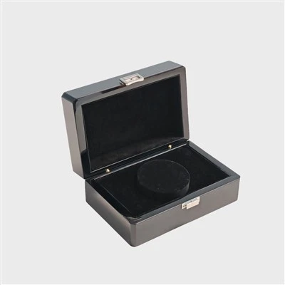 Piano Black Lacquer Pusa Teuga